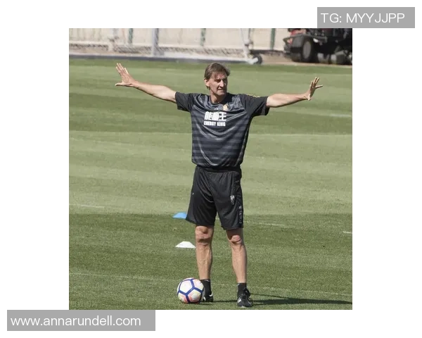 酒鬼背后的故事揭示了足球明星的另一面与人生挑战